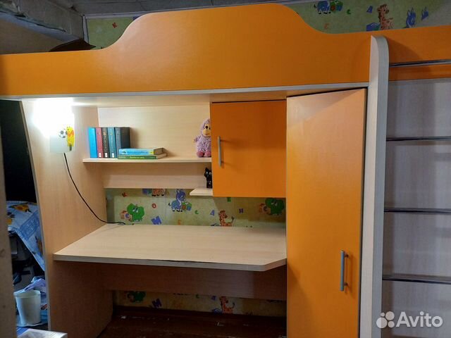Детский уголок стол и шкаф