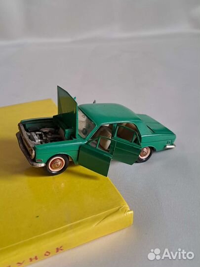 Модель автомобиля-Волга-газ-24