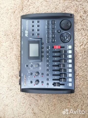 Портастудия, Аудиоинтерфейс, Секвенсер Zoom R8