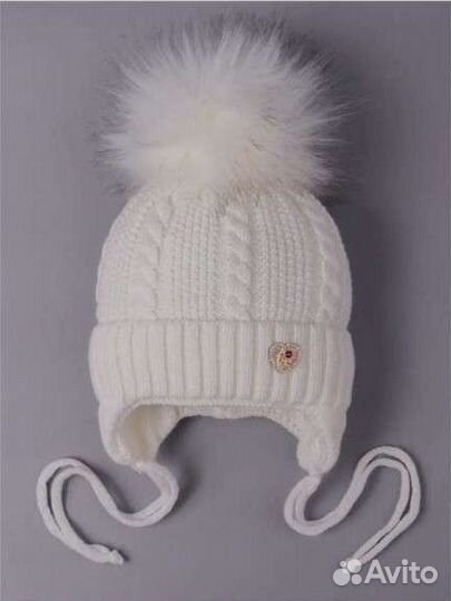 Шапка зимняя для новорожденных с помпоном