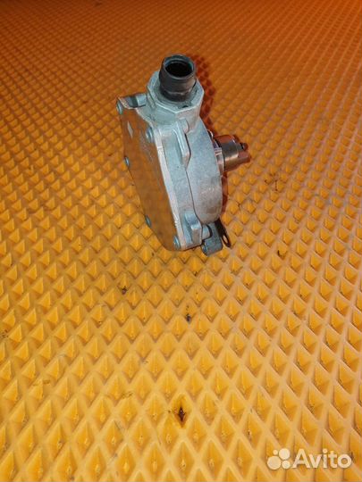 Насос вакуумный Volvo V40