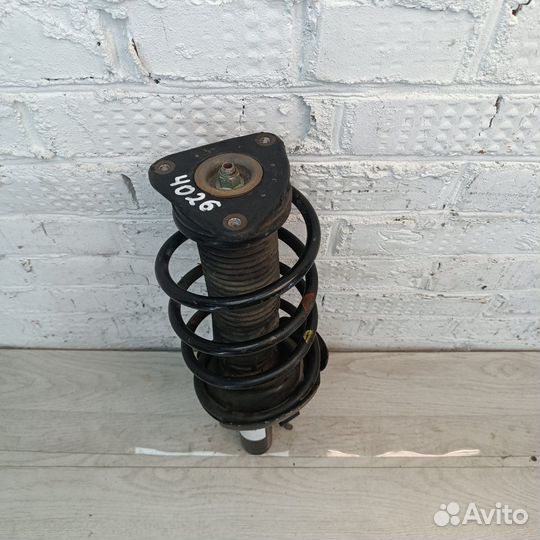 Стойка передняя правая Mazda 3 BL 1.6 Z6-VE 2009