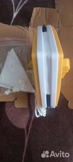 Магнитная щетка для мытья окон