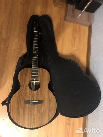 Акустическая гитара
