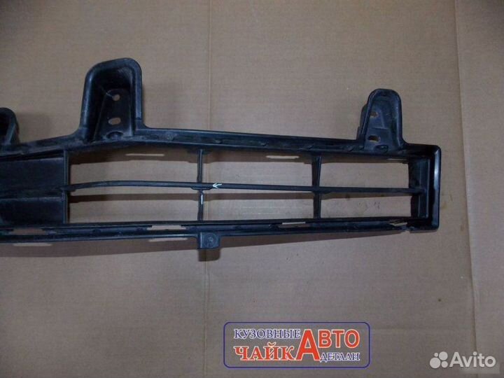 Решетка бампера правая Toyota Land Cruiser 200