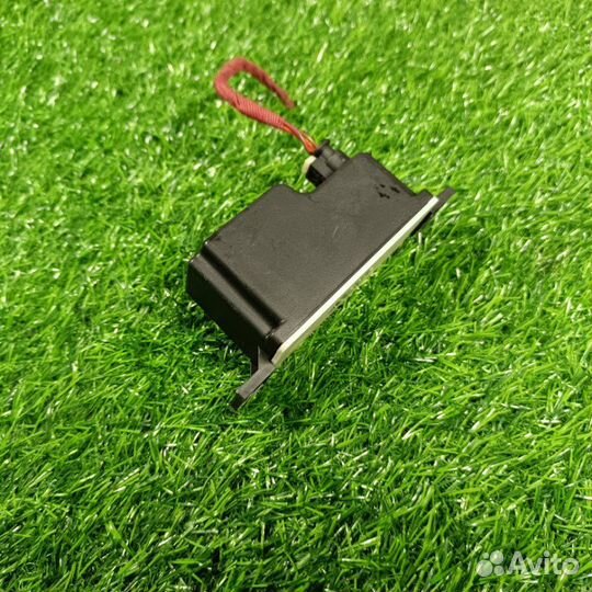 Преобразователь напряжения Mercedes E213 2017