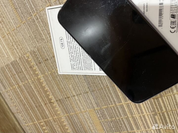 Телефон iPhone 11