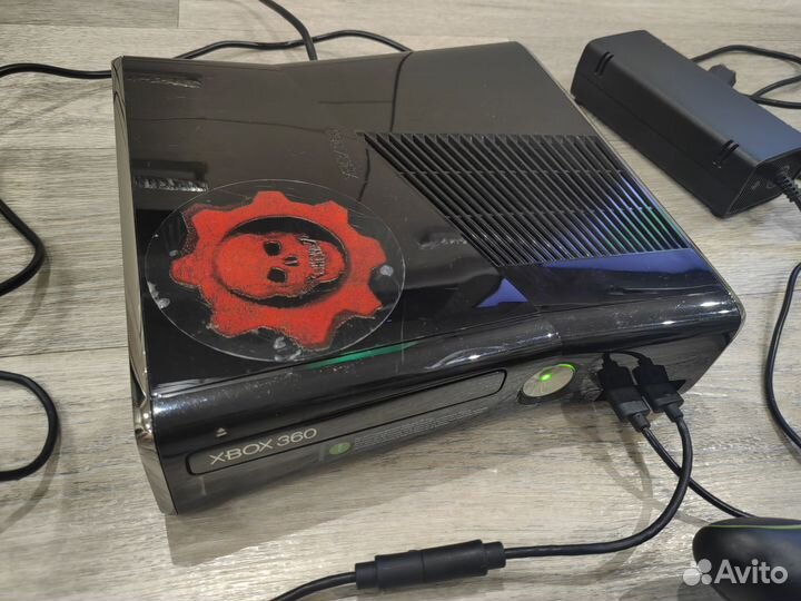 Xbox 360 S (250 Gb )