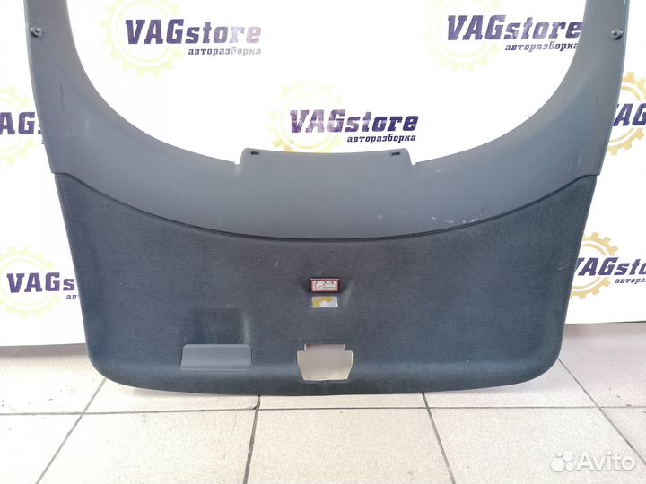 Обшивка крышки багажника Audi TT 8N