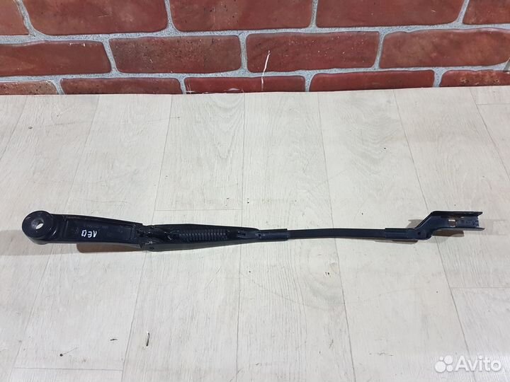 Поводок дворника левый Kia ceed 1 ed