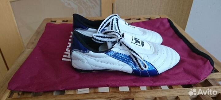 Тхэквондо: Обувь