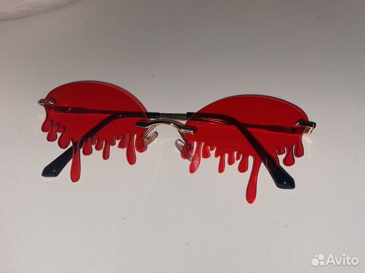 Яркие очки в идеальном состоянии+футляр