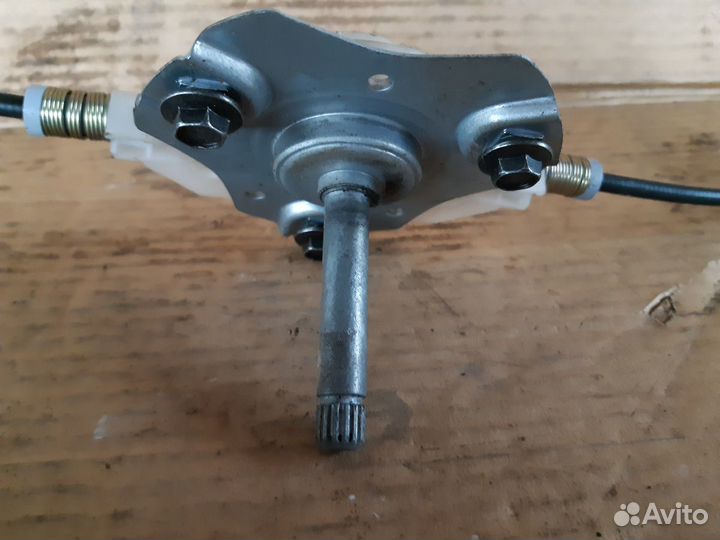 Стеклоподъемник мех. задний Митцубиси Каризма 2001