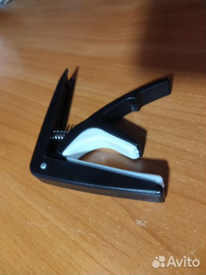 Новый каподастр для гитары