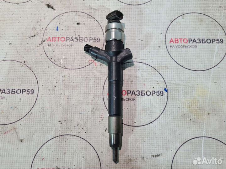 Форсунка дизельная Mitsubishi Pajero Sport 2011