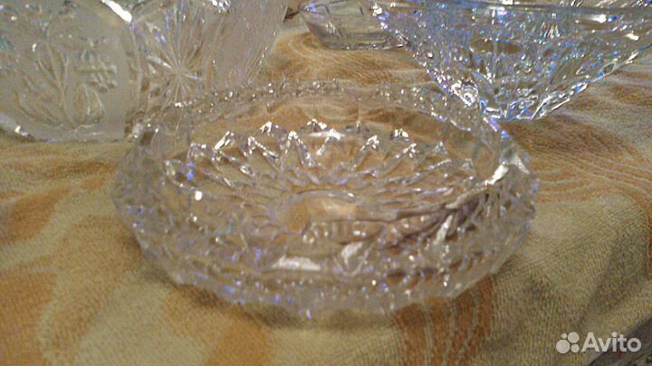 Хрустальные и стеклянные салатницы, пепельница