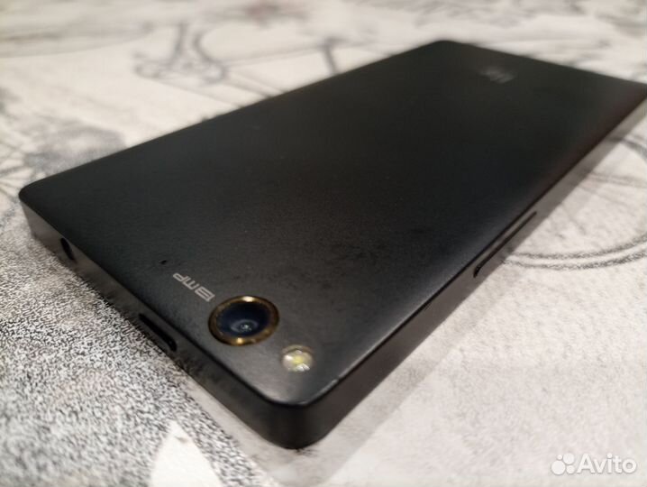Смартфон Fly IQ453 Quad Luminor FHD
