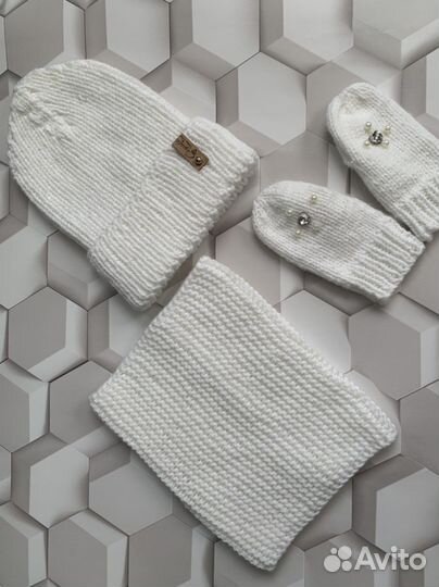 Набор шапка, снуд и варежки