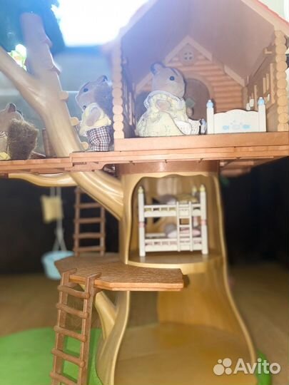 Домик на дереве +семья белок Sylvanian families