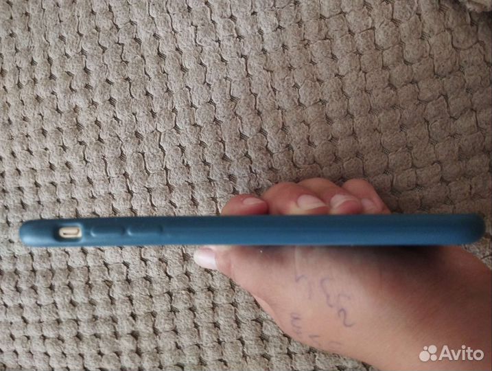 Продам iPhone 7+