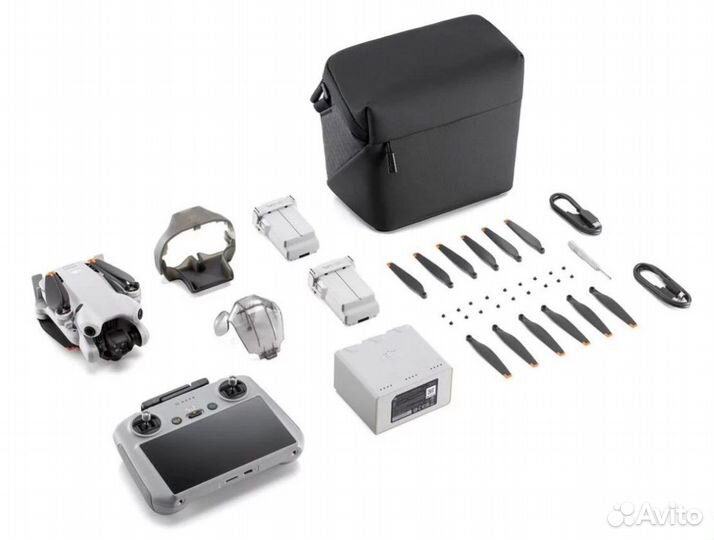 Квадрокоптер DJI Mini 4 Pro Fly More Combo Plus