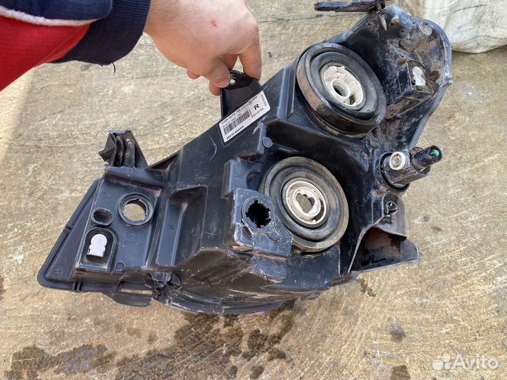 Фара правая Nissan almera g15