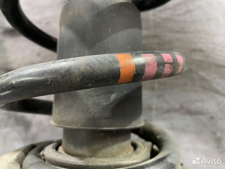 Стойки комплект передние Audi A6 C7