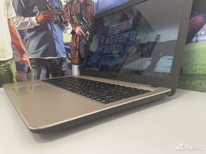 Игровой Ноутбук Asus 2 видеокарты/4 ядра/8gb/SSD