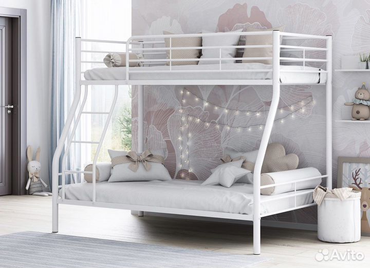 Двухъярусная кровать