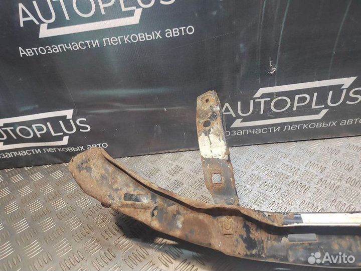 Усилитель бампера передний Volkswagen Passat B3