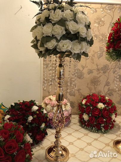 Вазы с красивыми цветами