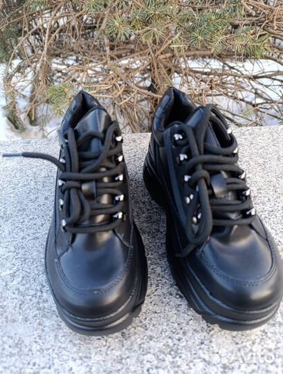 Кроссовки женские 39 размер