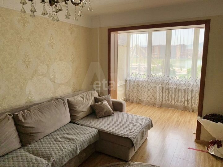 3-к. квартира, 70 м², 4/10 эт.