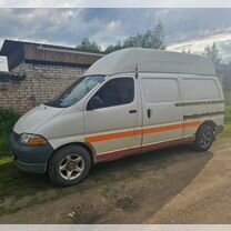 Toyota Hiace 2.0 MT, 1998, 150 000 км, с пробегом, цена 700 000 руб.