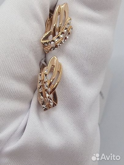 Золотые серьги