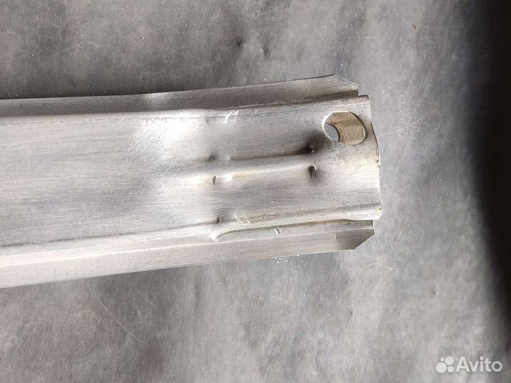 Усилитель бампера передний Opel Corsa D