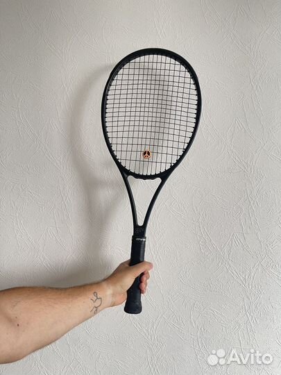 Теннисная ракетка