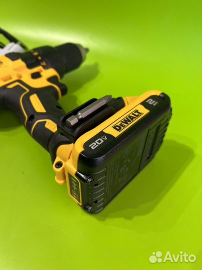 Бесщеточная дрель-шуруповерт Dewalt 18.0 В XR