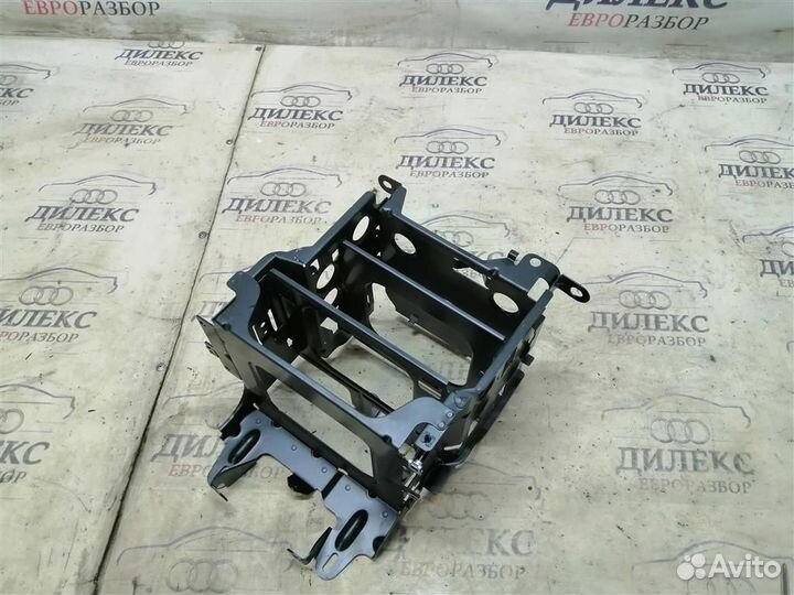 Кронштейн (сопут. товар) Audi A4 (B8) 2007-2015