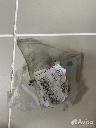 Петля двери передняя левая Daewoo Matiz