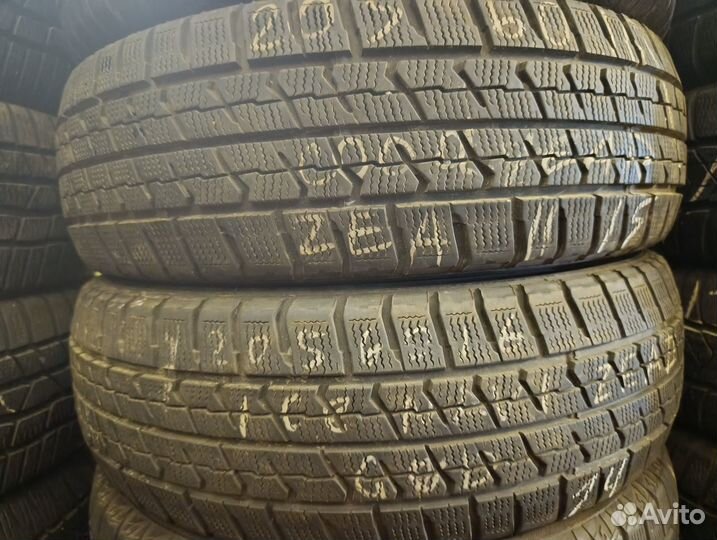 Goodyear Ice Navi Zea II 205/60 R16