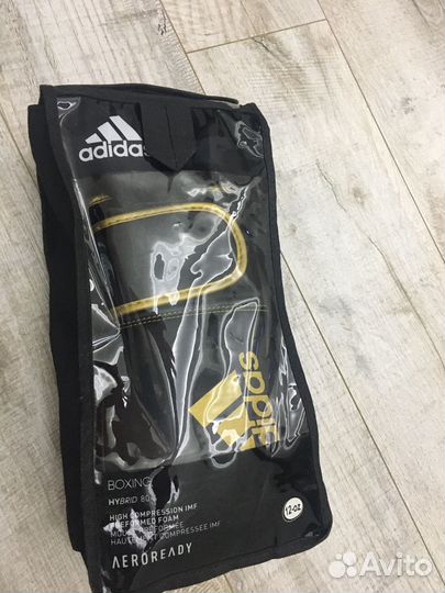 Боксерские перчатки 12 oz adidas