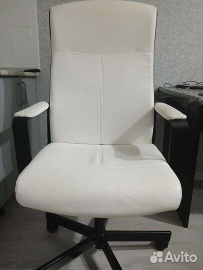 Компьютерное кресло