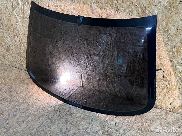 Заднее лобовое стекло Мерседес w211 синее