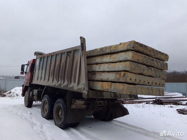 Экскаватор погрузчик и самосвал