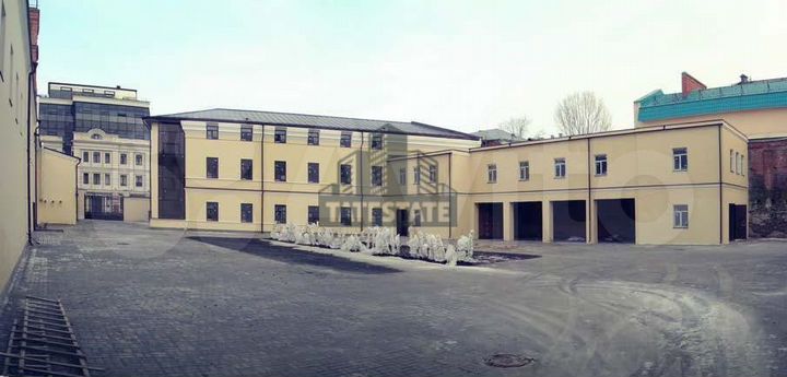 Сдается 1 ый этаж, в центре города 413м²