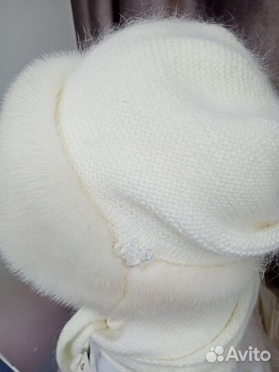 Шапка женская вязаная с мехом норки