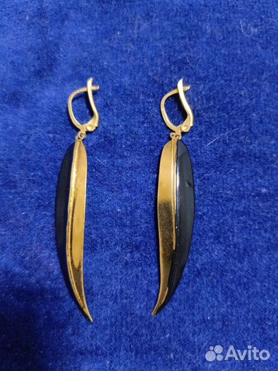 Серьги- листики. Металлические. Длина 6 см