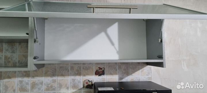Верхние шкафы кухонные бу серые стекло