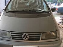 Volkswagen Sharan 2.0 MT, 1996, 334 000 км, с пробегом, цена 630 000 руб.